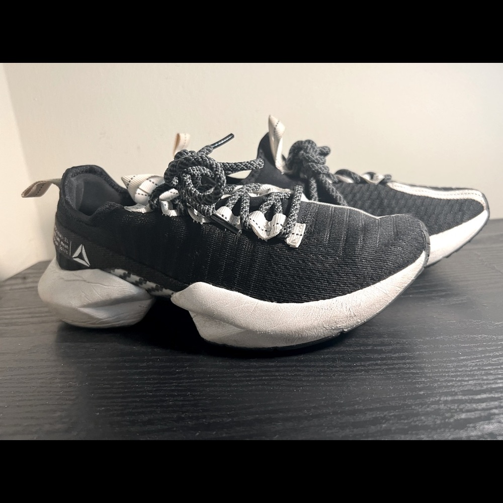Reebok Sneakers